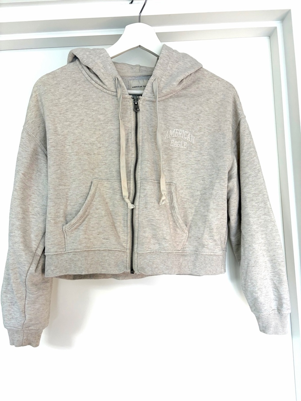 American Eagle Outfitters Oatmeal Cropped Zip Hoodie
